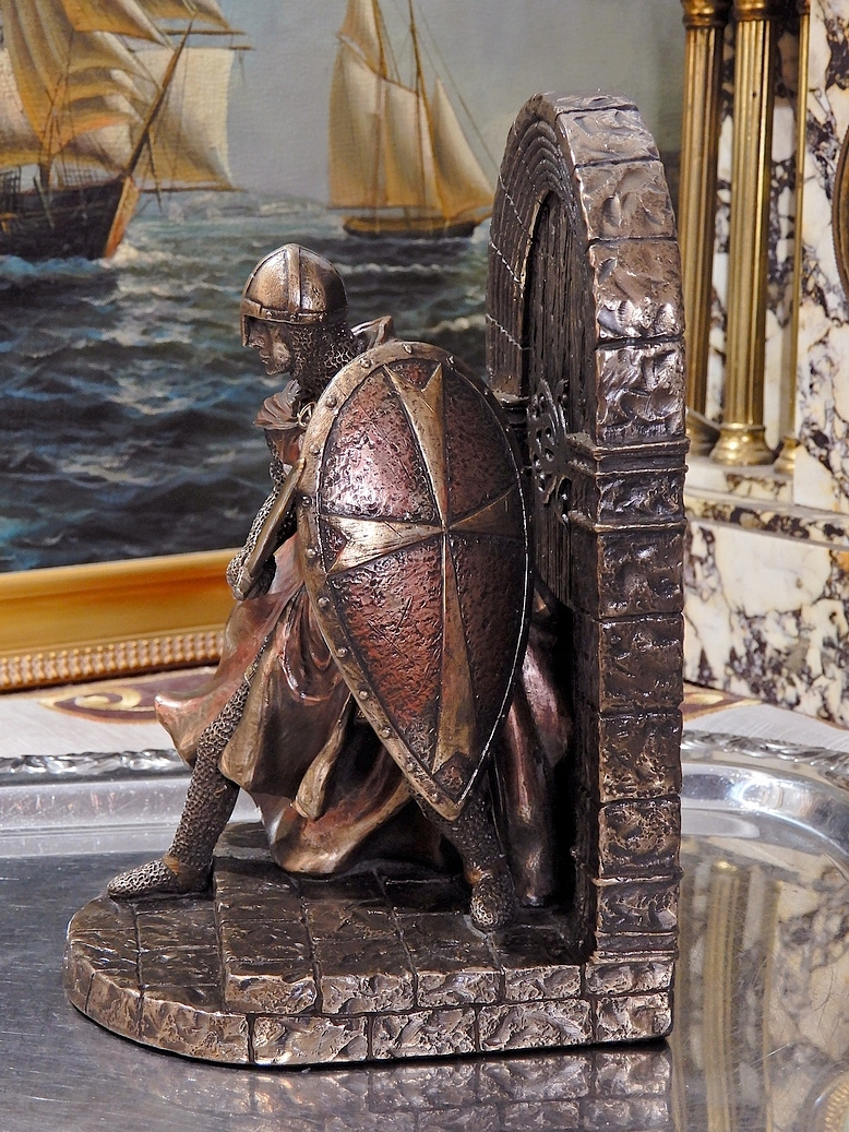 TEMPLÁŘ - figurka výška 19,5 cm ručně malovaná - 3