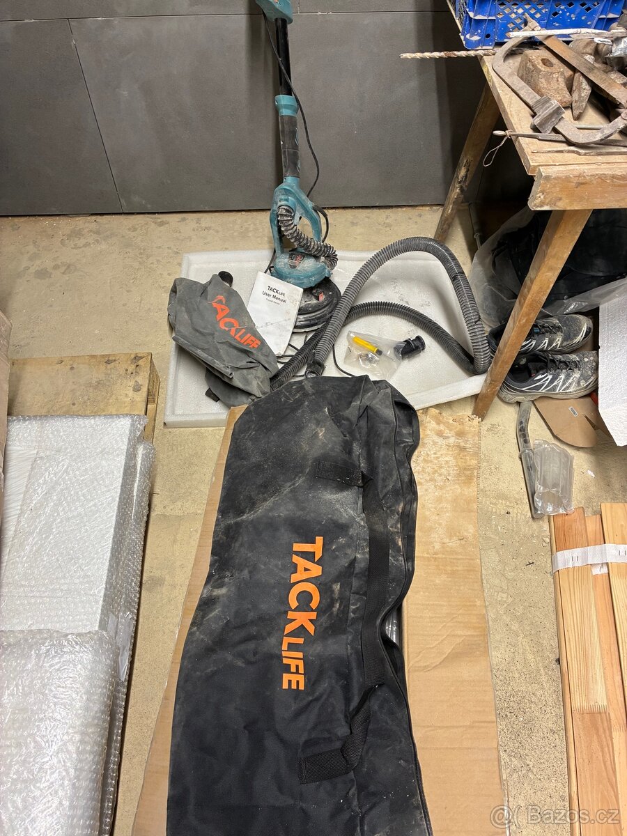 Žirafa, bruska na sádrokarton - 3