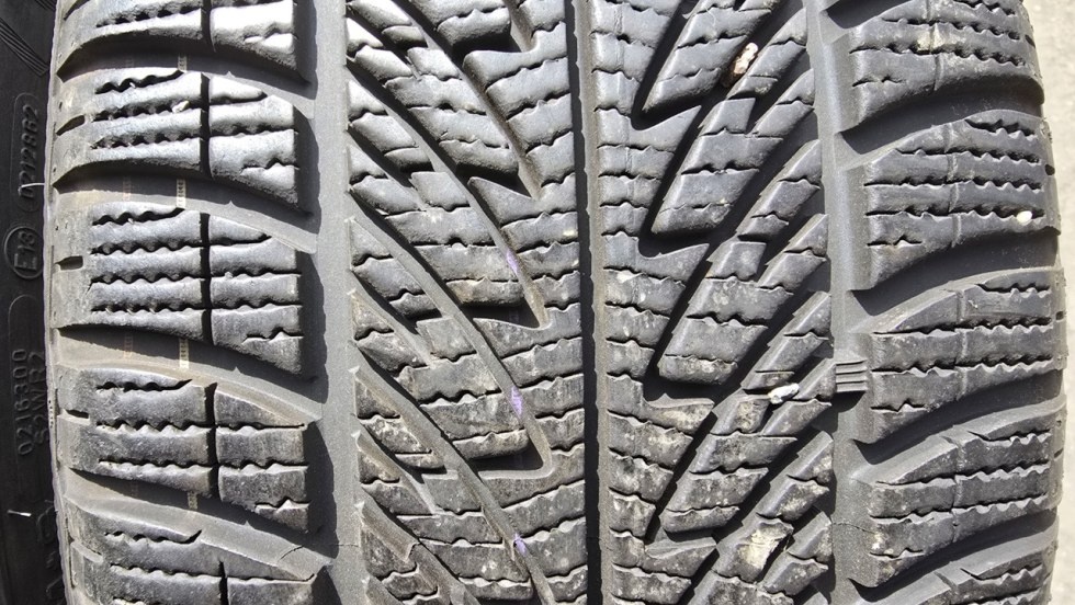 Zimní pneu 225/40/18 Good Year - 3