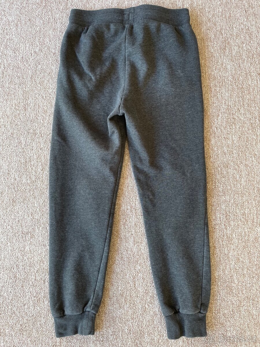 Prodám tepláky vel.134/140 zn.H&M - 3