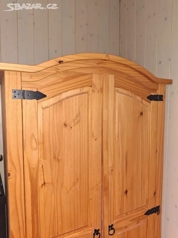 Skříň - borovice masiv - 3