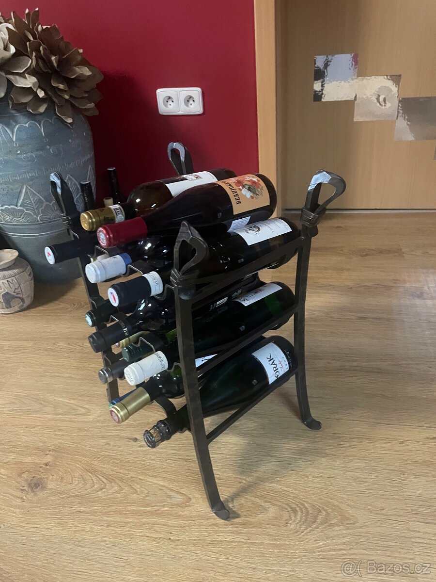 Kovaná vinotéka - 3