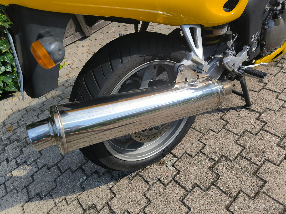 Triumph Sprint RS 955i - 3