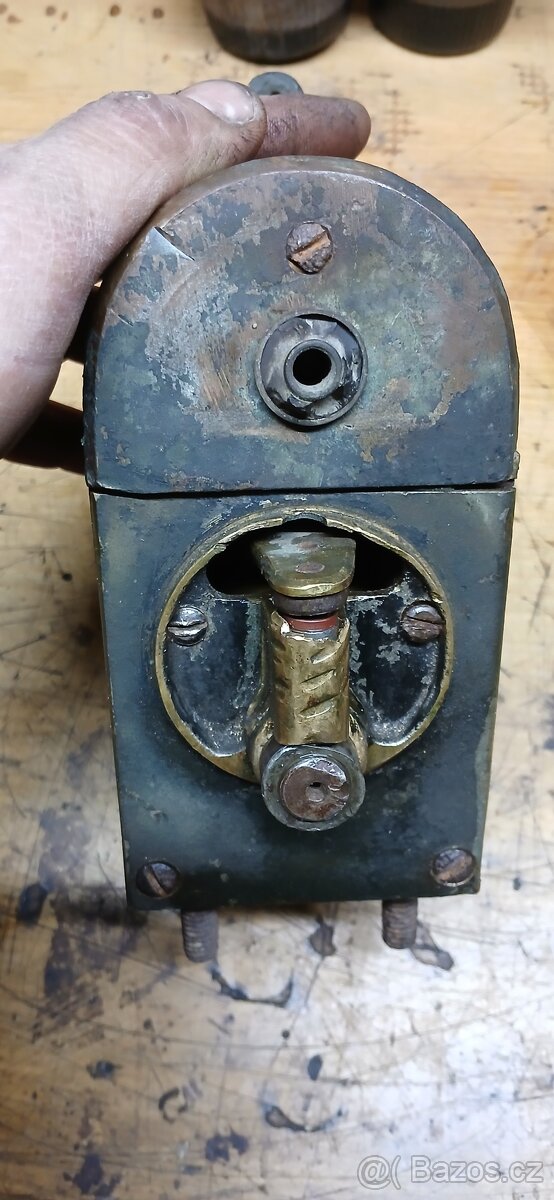 Magneto na stabilní motor - 3