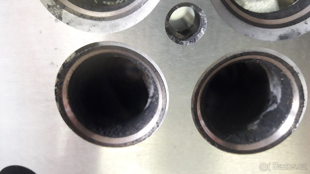 Volvo hlava motoru D5 120 kw do roku výroby 2005 - 3