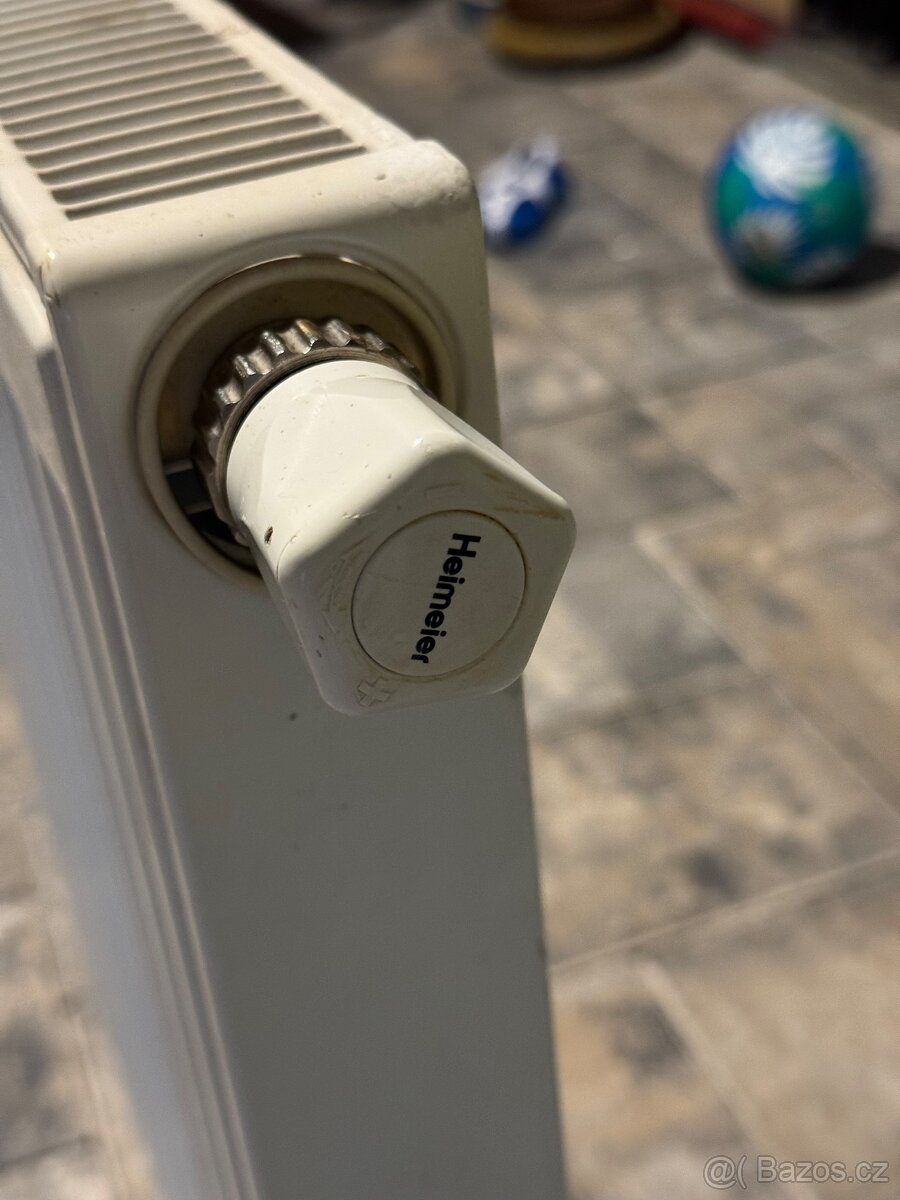 Ploché radiátory - bílé - 3