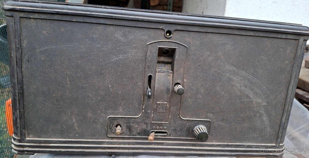 staré elektronkové radio TELEFUNKEN 40W - 3