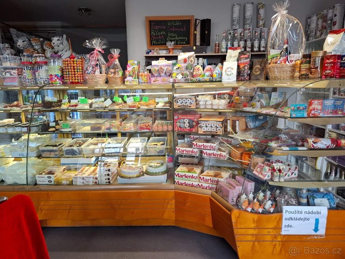 PROSKLENÁ CHLADÍCÍ A NECHLADÍCÍ VITRÍNA - 3