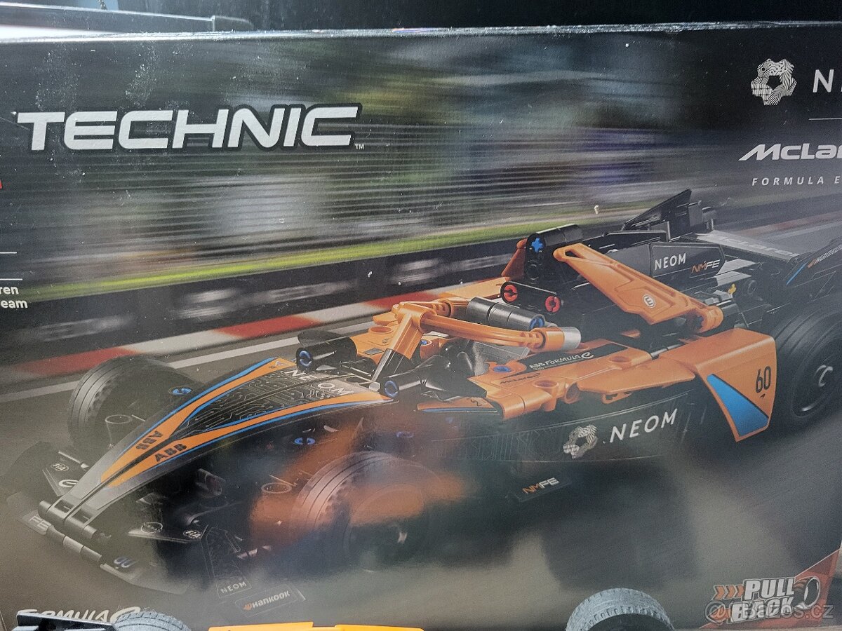 LEGO Technic NEOM McLaren Formula E Race Car - 3