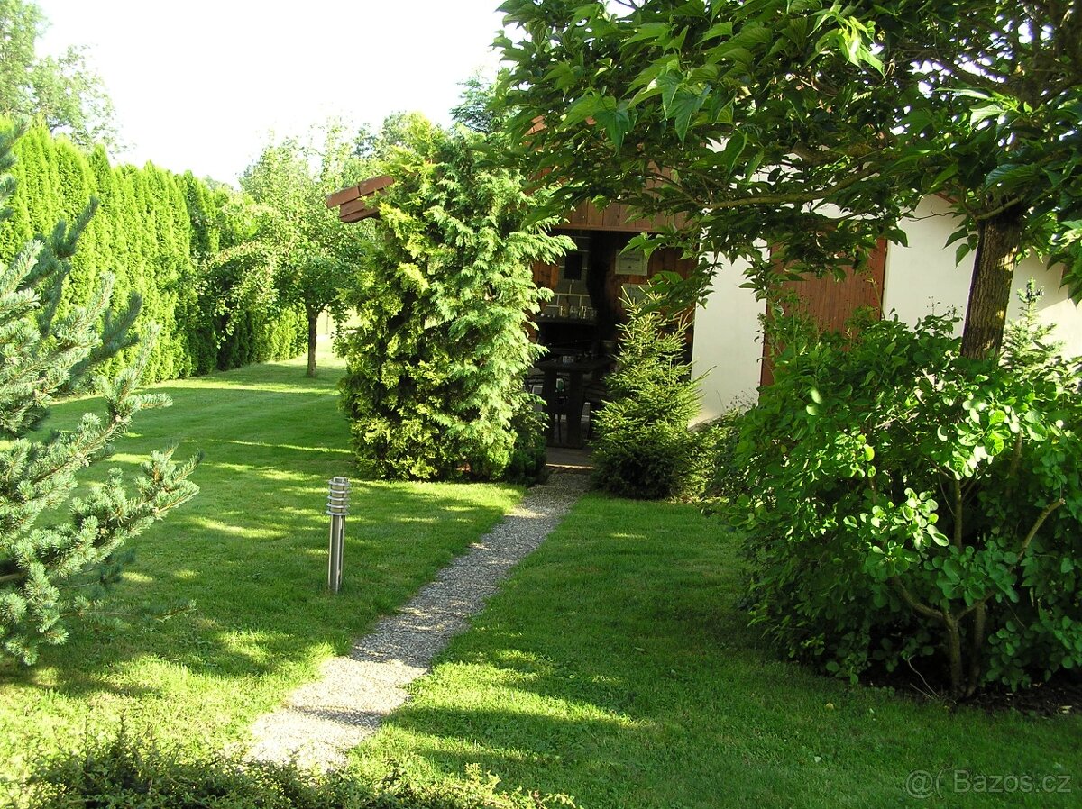UBYTOVÁNÍ - 3
