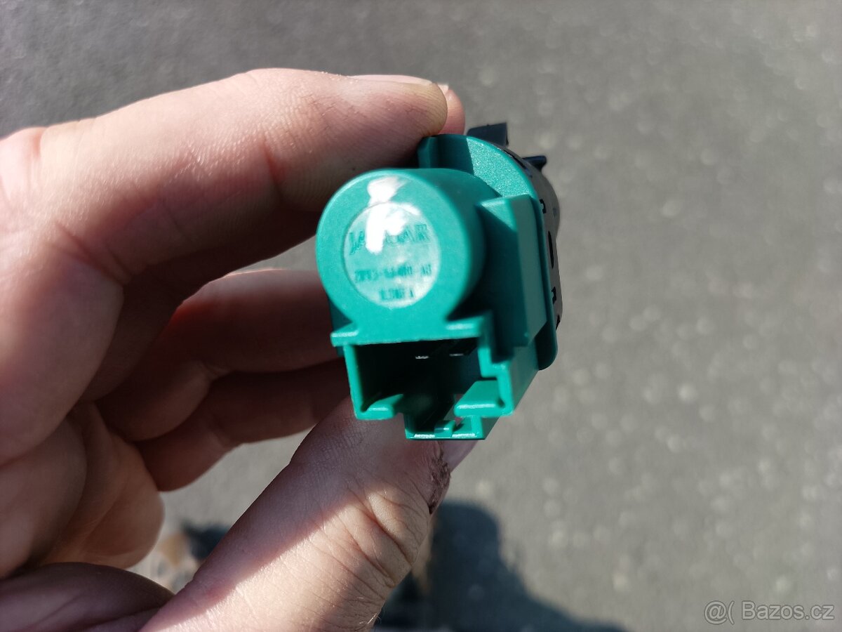 Jaguar S-type brzdový spínač 2W93-13480 AB - 3