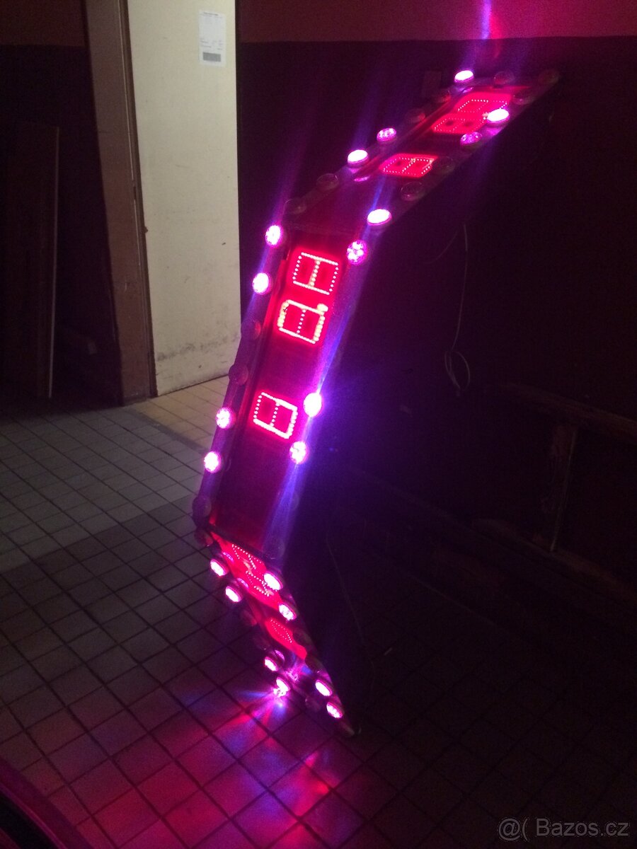 Číselný LED panel – řádek - segmenty - 3