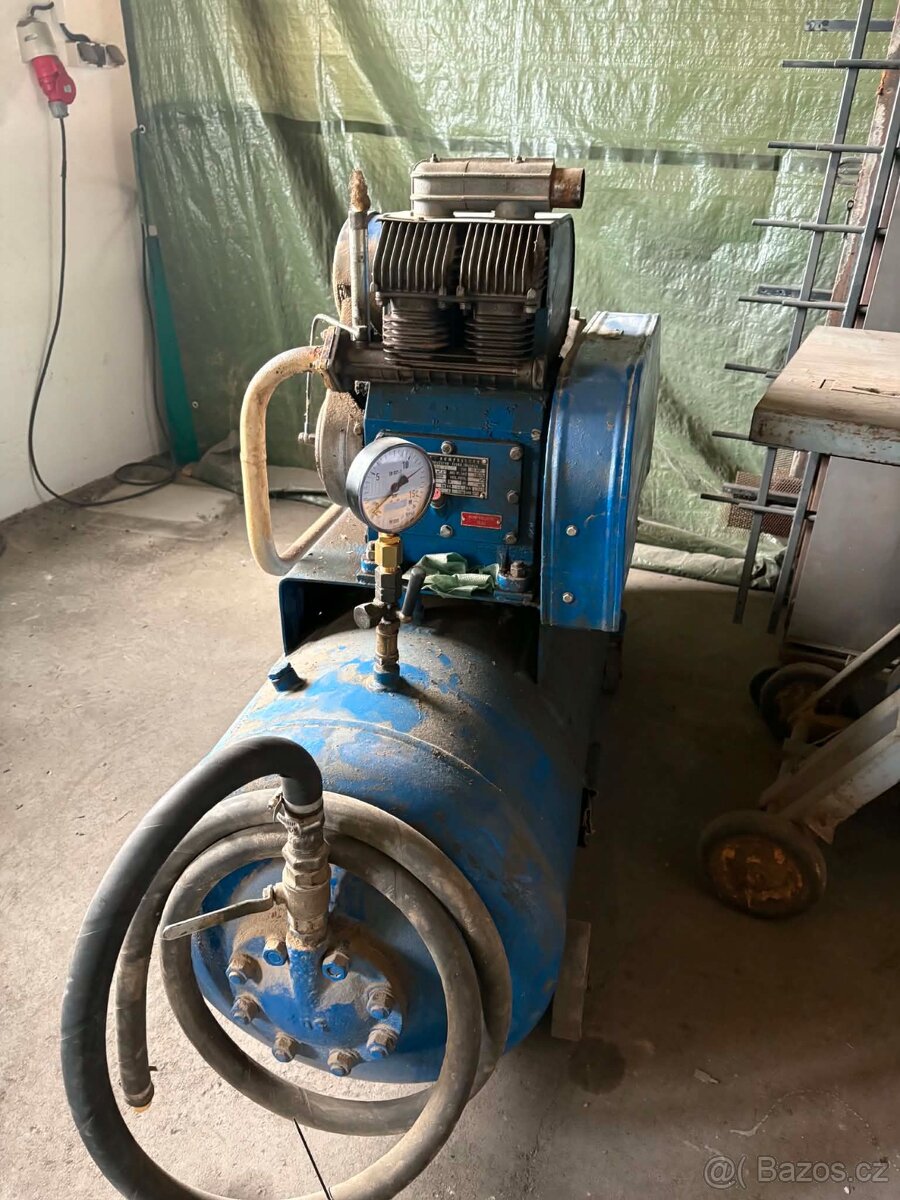 Kompresor Orlík 2JSK75 _ 300l _ 7,5 kW - 3