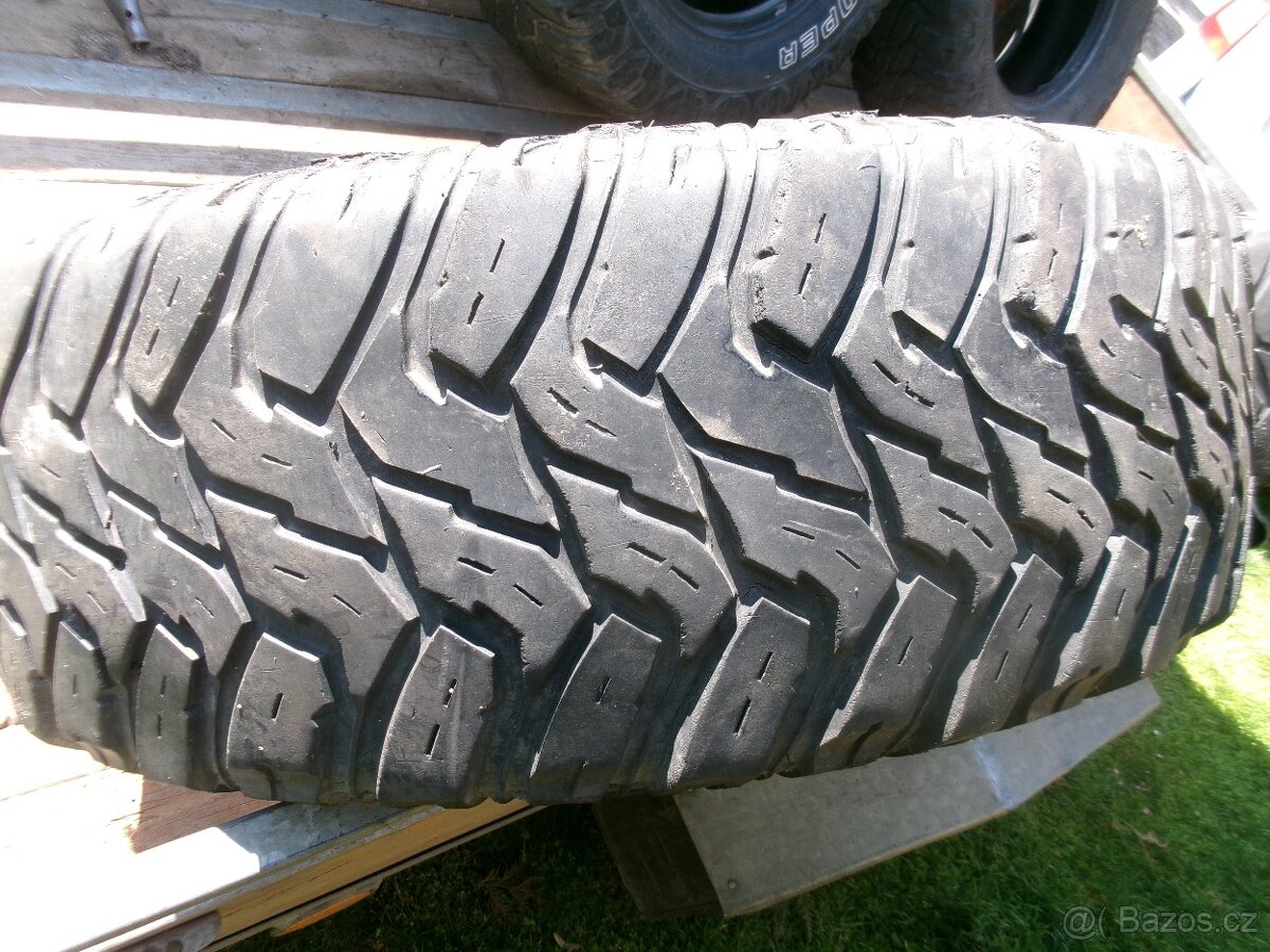 Pneu Cooper Discoverer STT - 265/70 R17, 5ks.