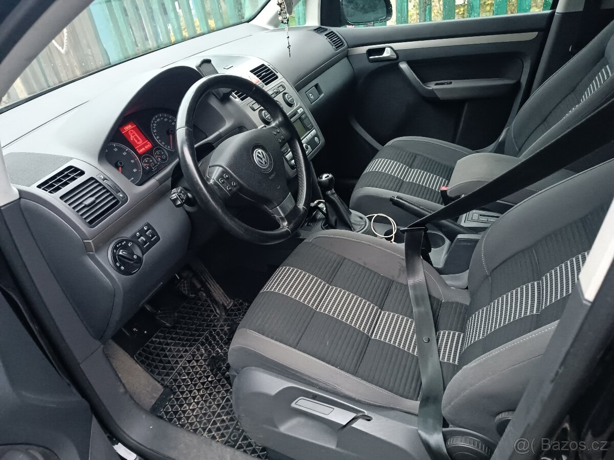 Volkswagen Touran - 3