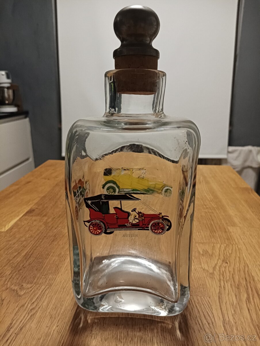 SILNOSTĚNNÁ SKLENĚNÁ LÁHEV DEKOROVANÁ VETERÁNY - 3