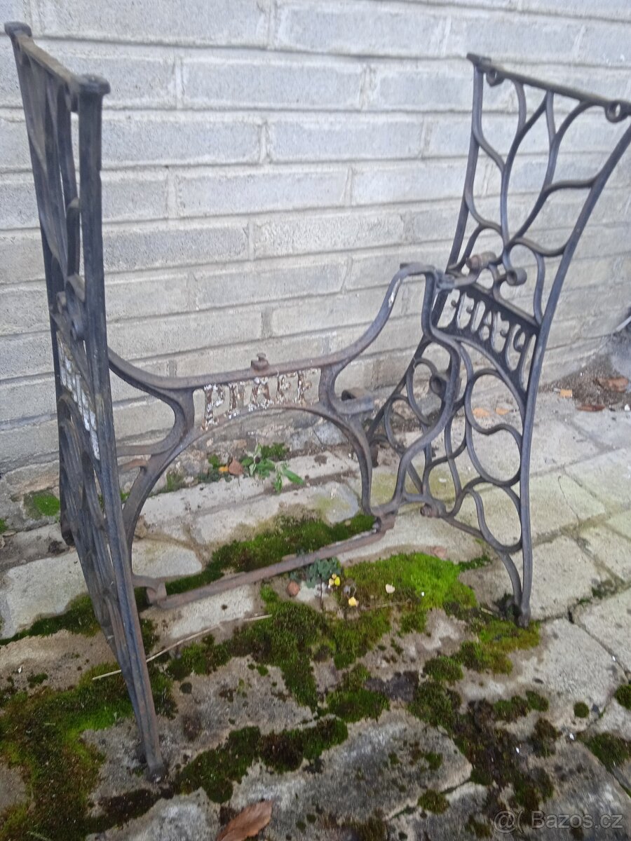 Litinové podstavce ze šicích strojů - 3