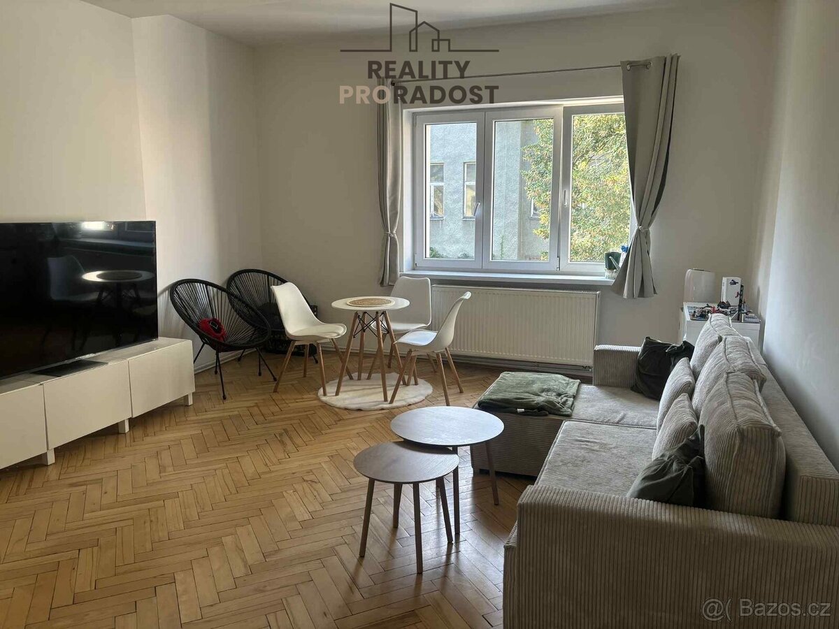 Pronájem bytu 3+1 na ulici Kosmové Ostrava - Přívoz - 3