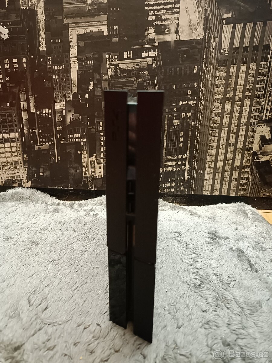 Playstation 4 1TB - 3