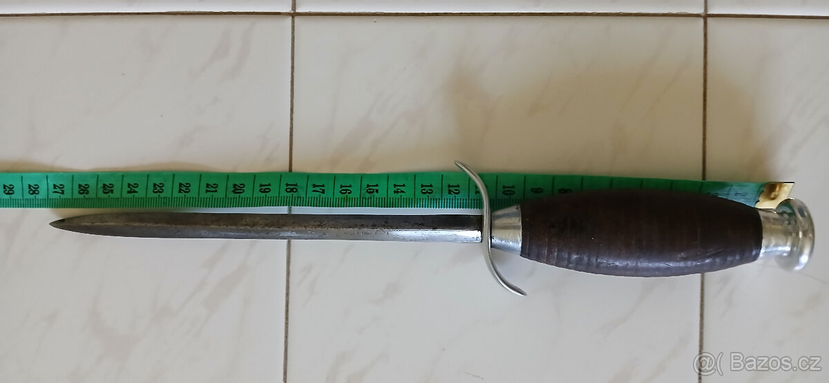 Stará čtyřhraná dýka - 3