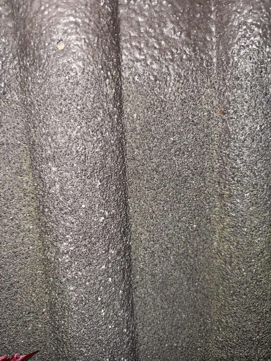 Střešní tašky černý BRAMAC EN 490 sypaný černý - 3