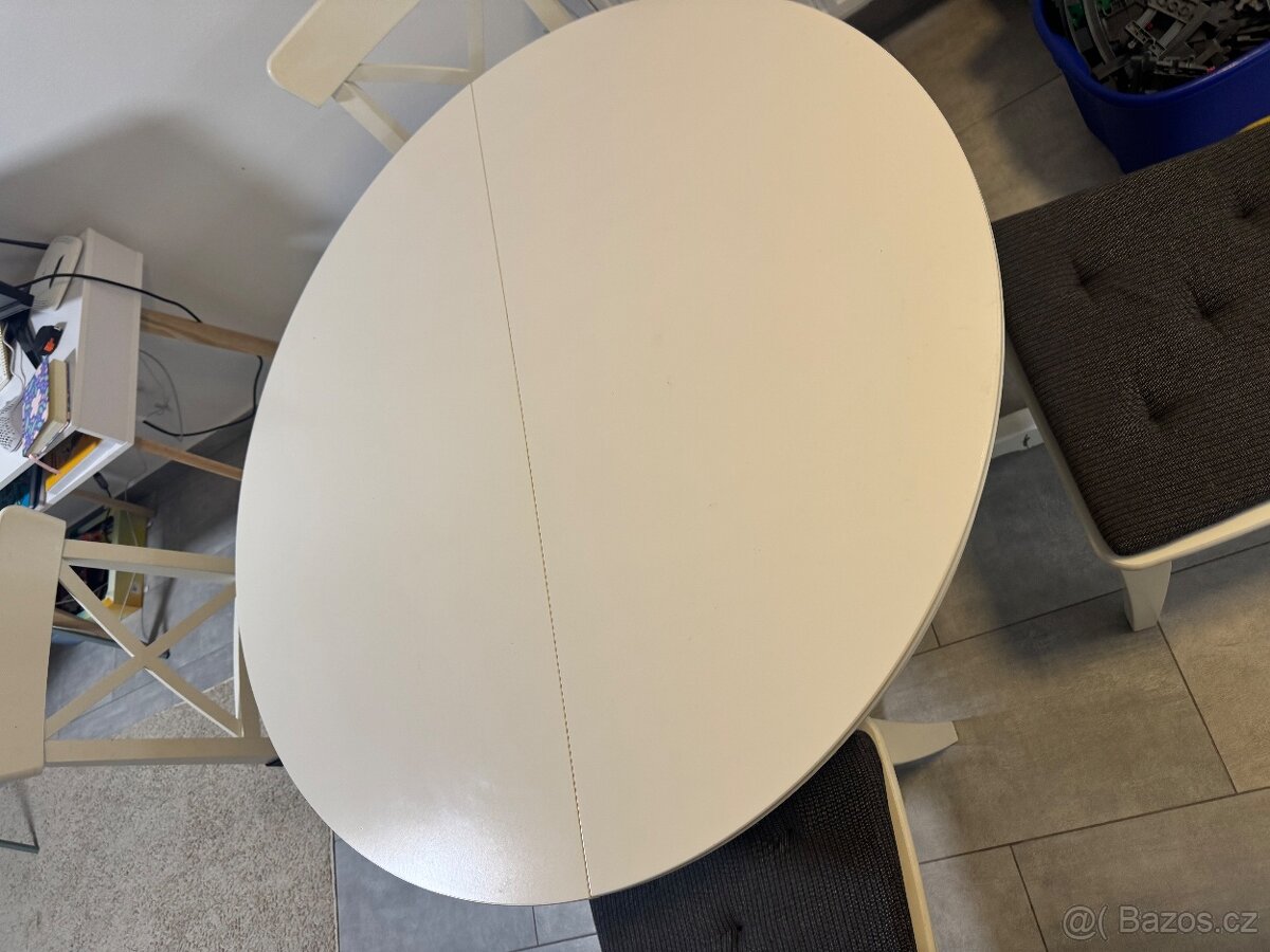 Stůl a židle - 3