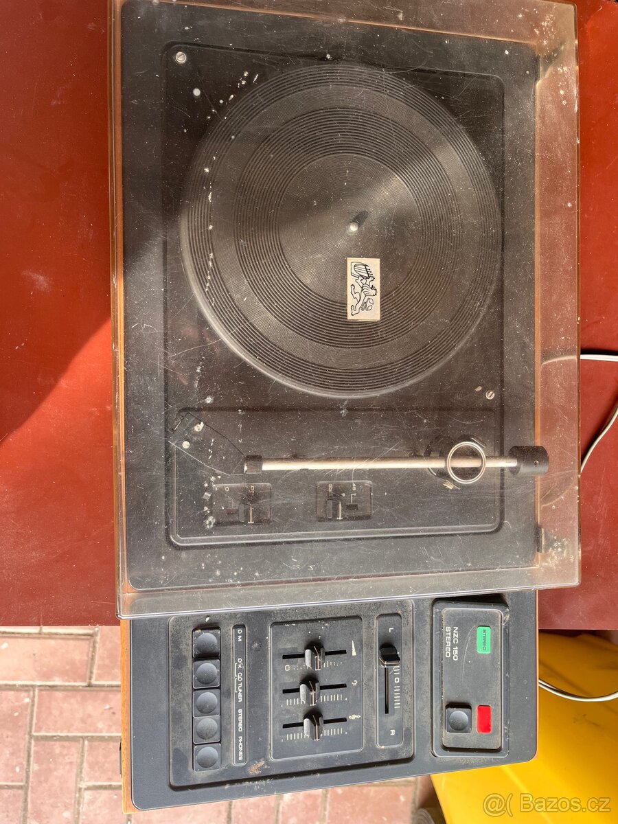 Gramofon Tesla NZC 150 - 3