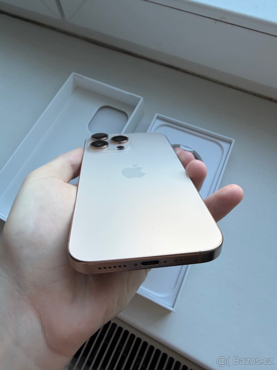 Apple iPhone 16 Pro Max - 3