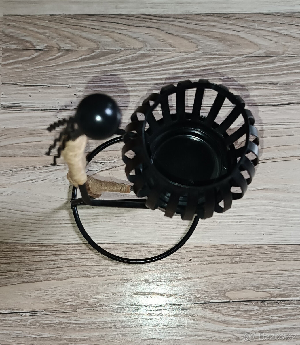 Dekorační kovový svícen Afričan - 3