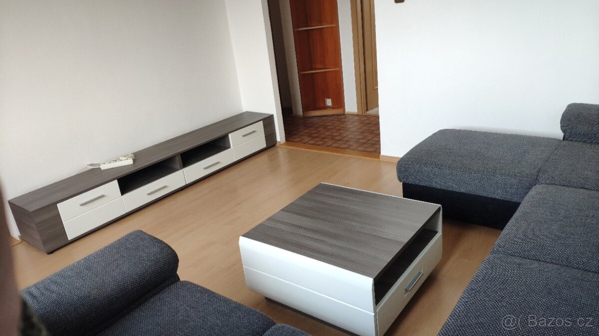 Dlouhodobě pronajmu zařízený a vybavený byt 2+1+ komora - 3