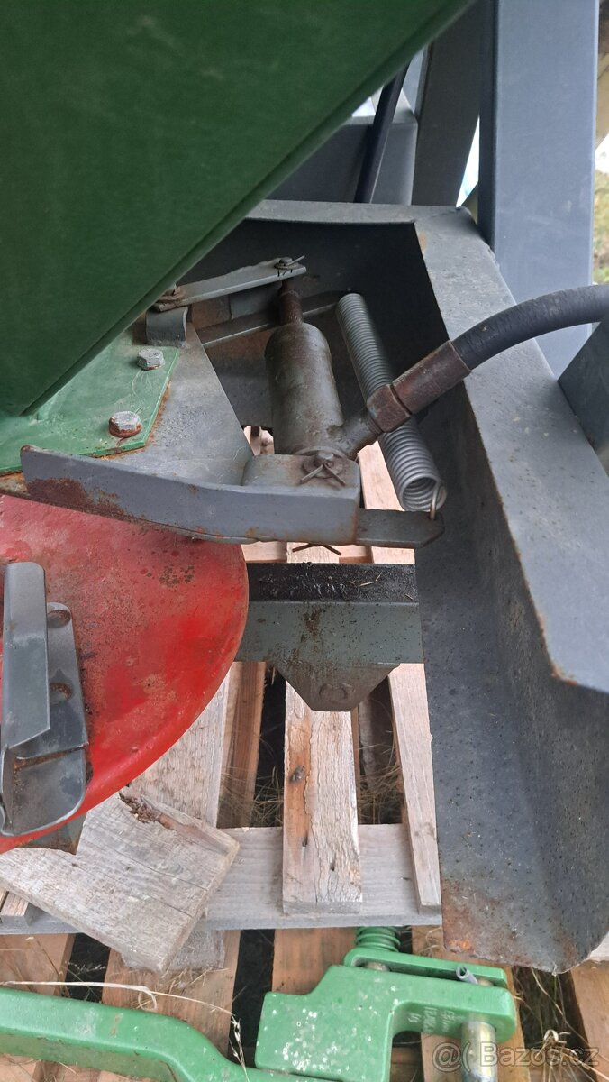 Rozmetadlo průmyslových hnojiv - 3