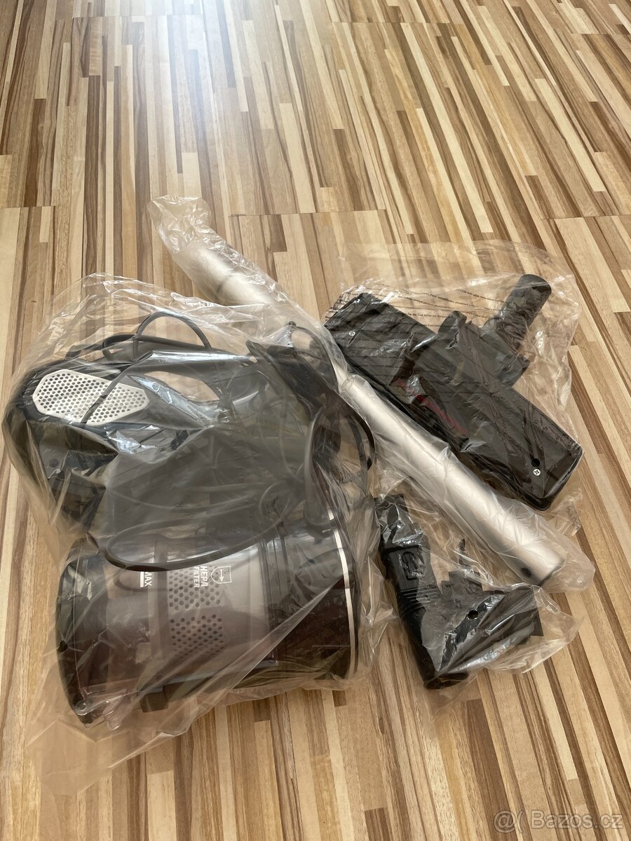 Prodám tyčový vysavač 2 v 1 Hyundai VC 020 B - 3