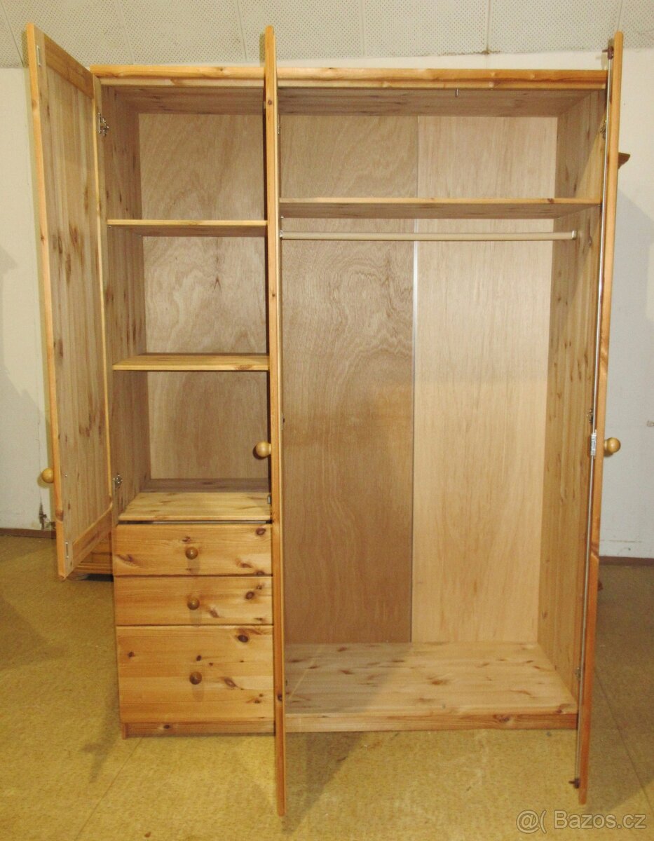 Šatní skříň z borovice se zrcadlem - celomasiv - 3