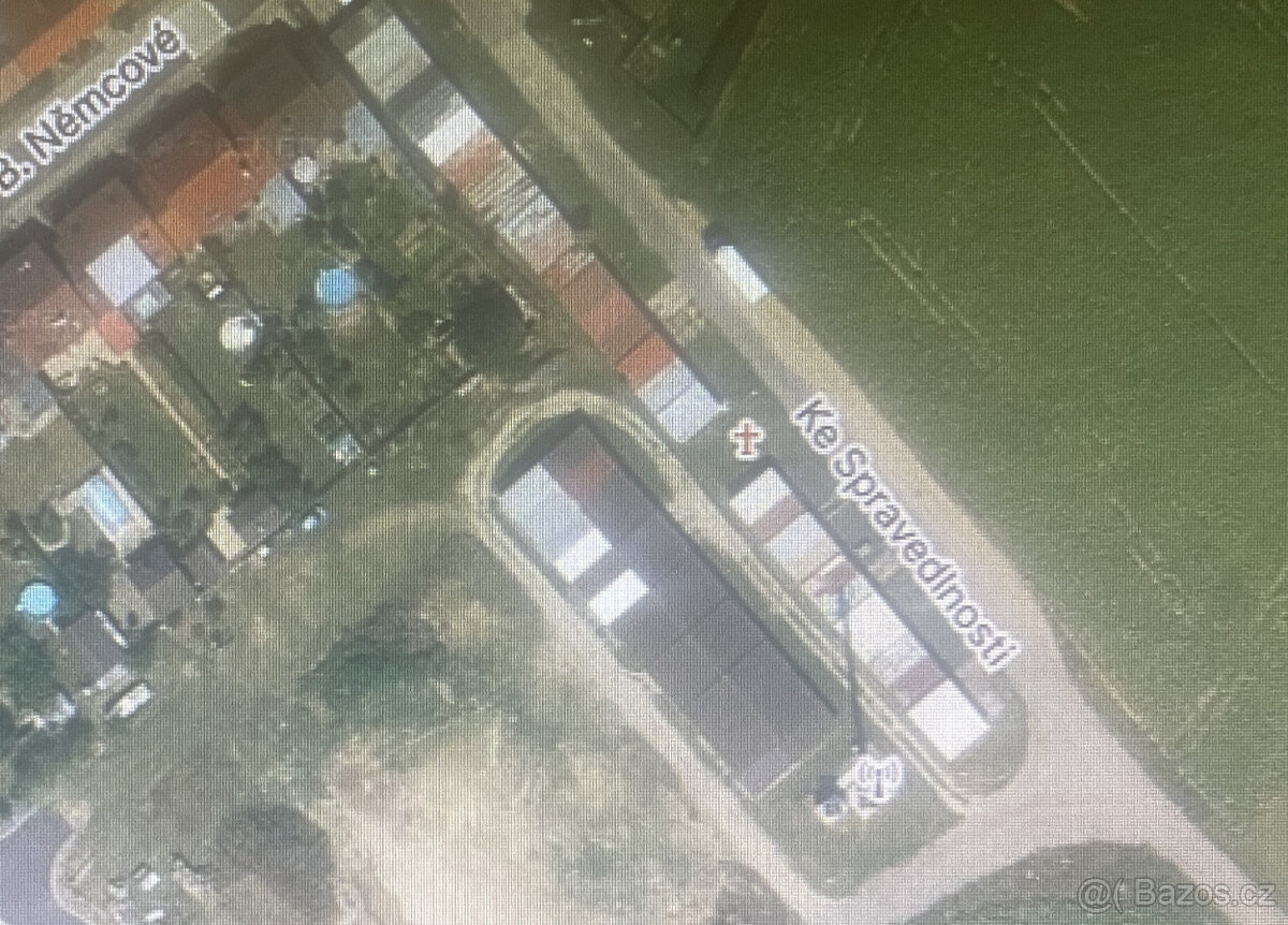 Prodám řadovou garáž v Jaroměřicích nad Rok. - 3