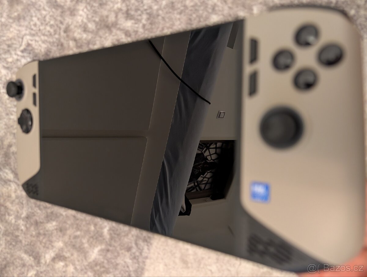 Herní konzole MSI Claw 8 AI+ (A2VM-O22CZ) béžový - 3