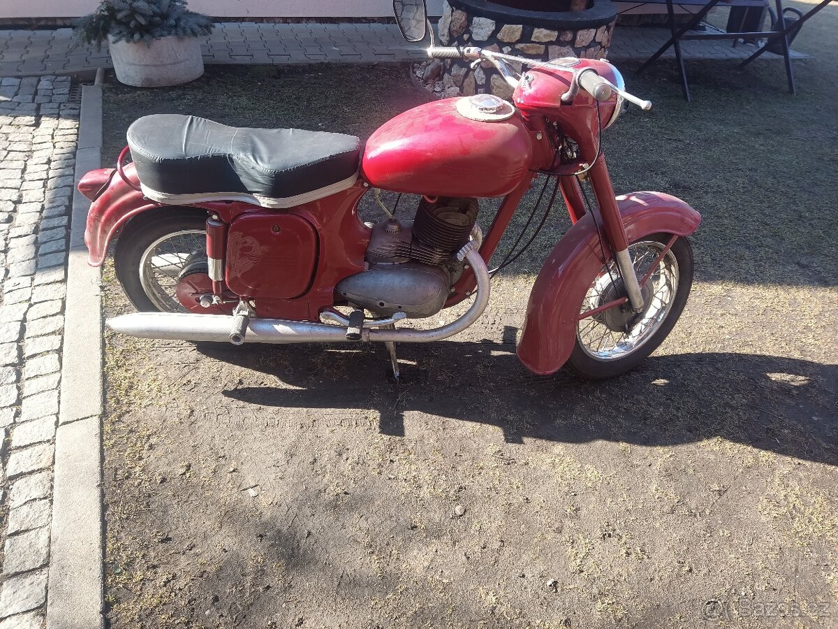 Jawa 250 - 3