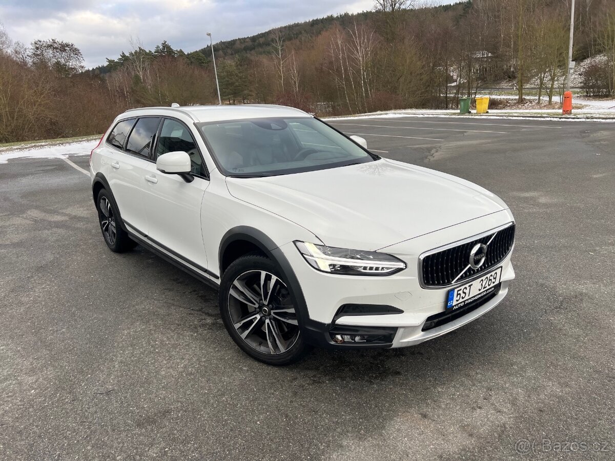 Volvo V90 Cross Country - 3
