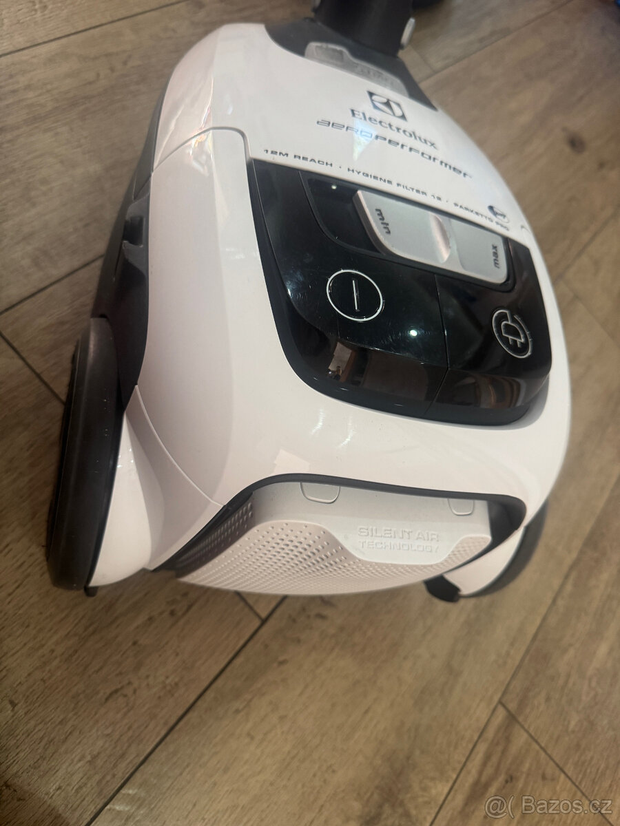 Vysavač electrolux sáčkový Aeroperformer - 3