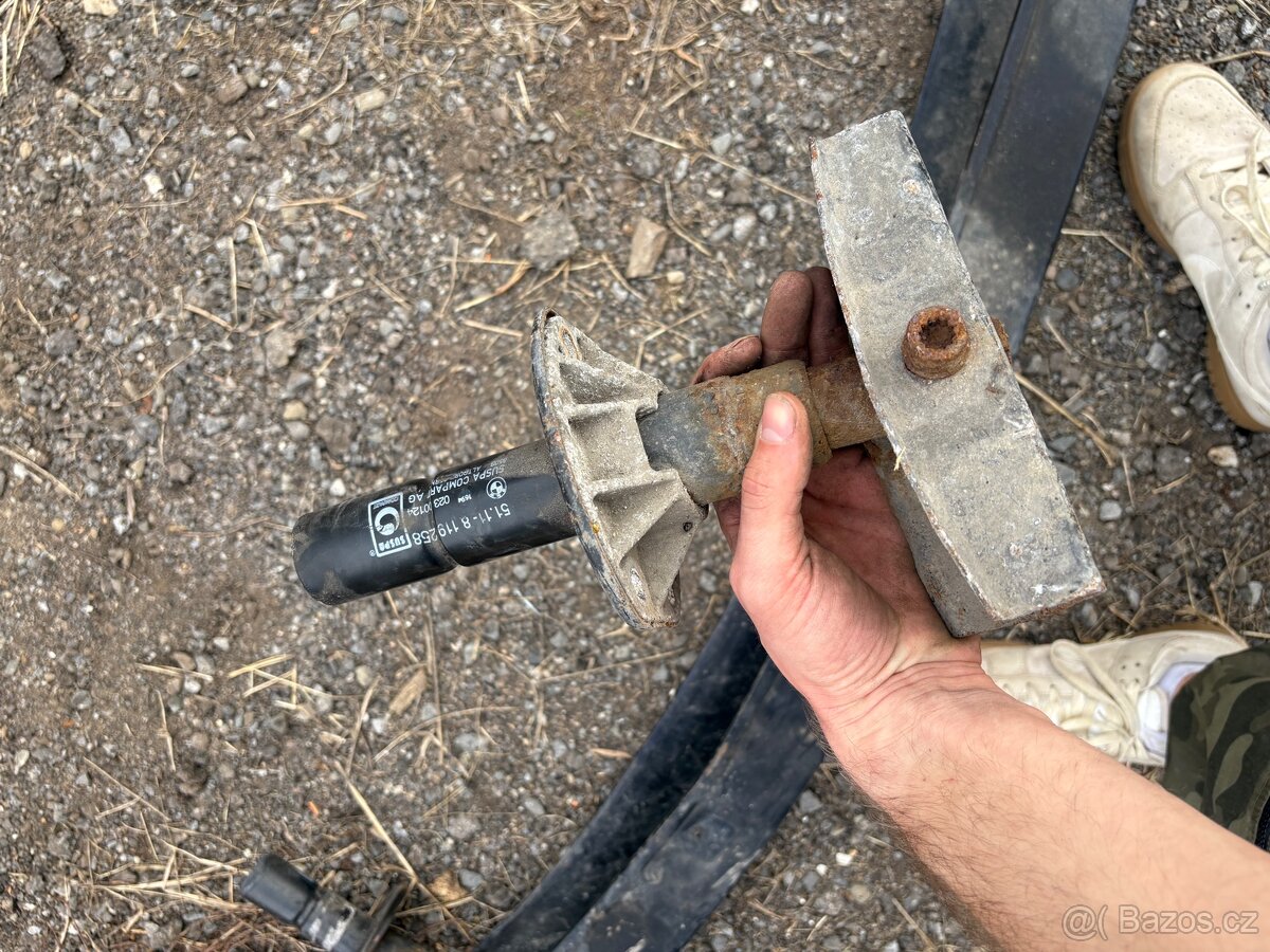 Bmw e36 coupe přední výztuha nárazníku - 3