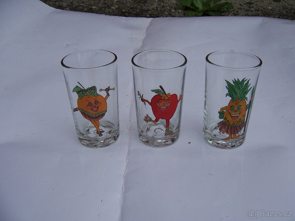 skleničky, hrníčky a skleněné struhadlo - 3