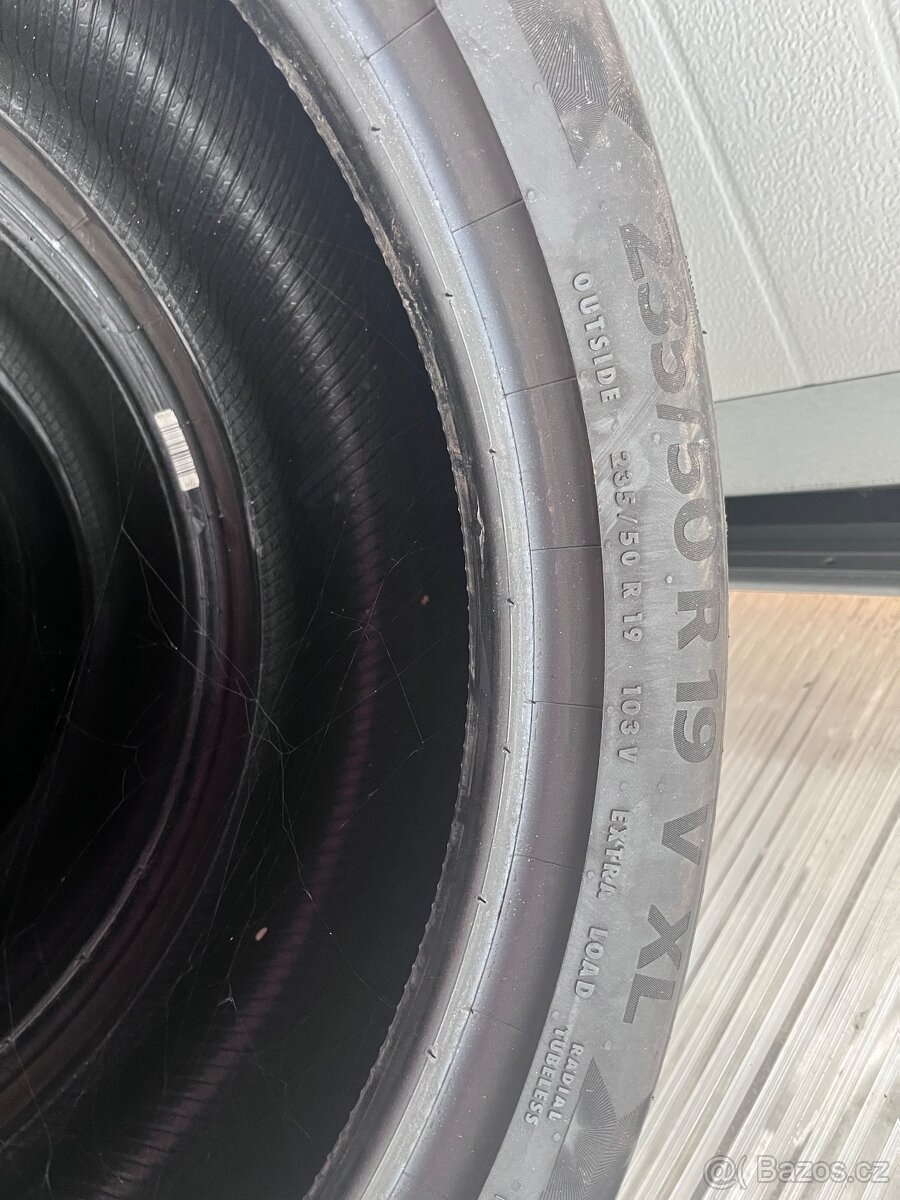235/50 R19 - 3