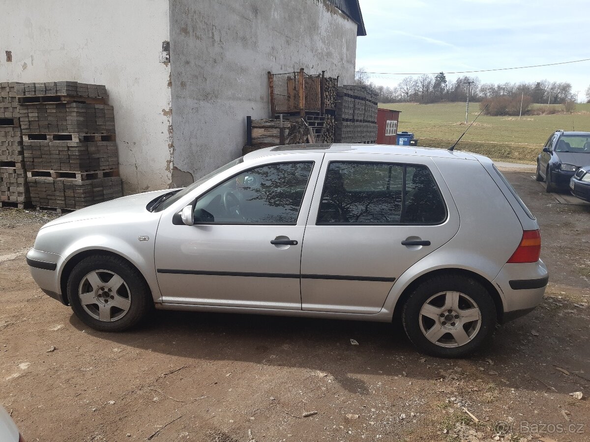 Volkswagen Golf 4 automat - 3