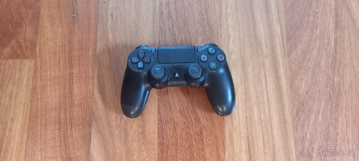 Prodám ovladač pro playstation 4 - 3