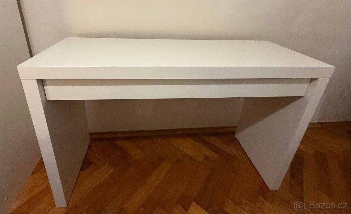 Bílý stůl - 3