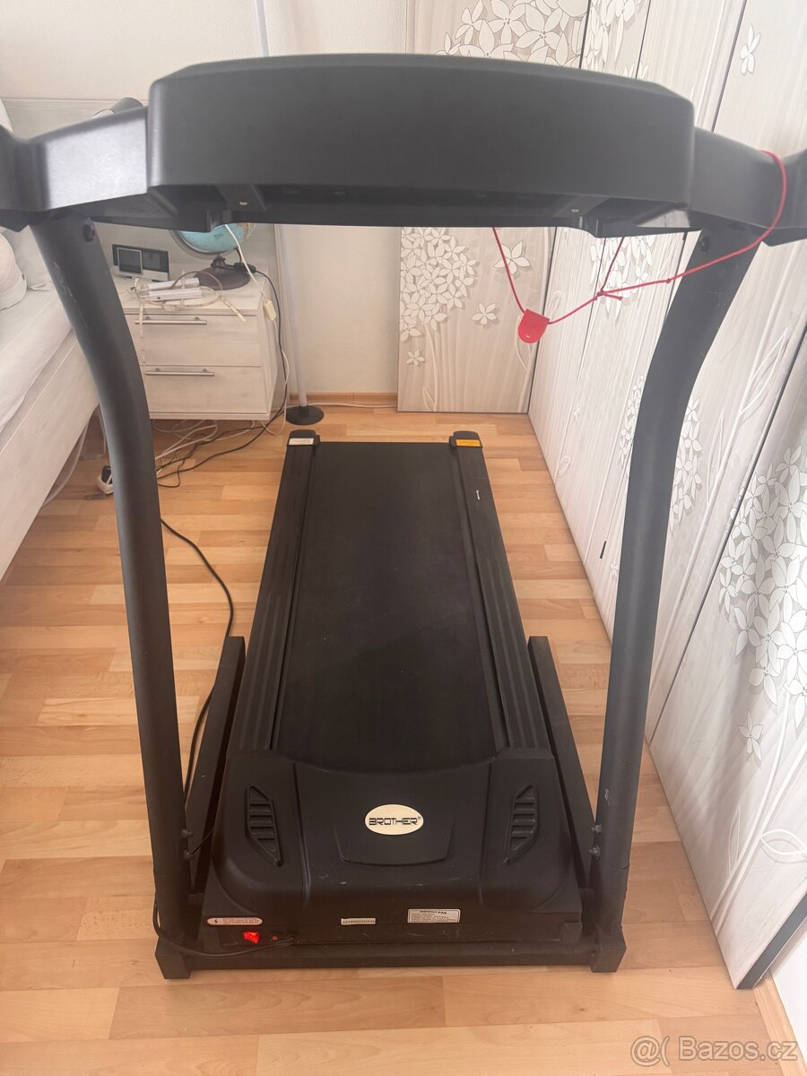 Běhací pás Brother GB4000 - 3
