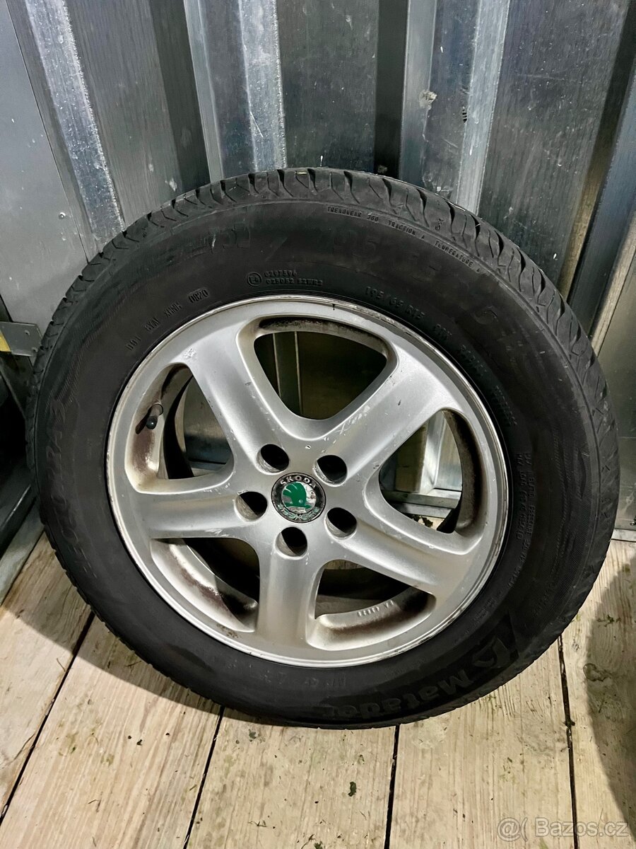 Alu kola Škoda 6Jx15 ET38, letní pneu 195/65 R15 - 3