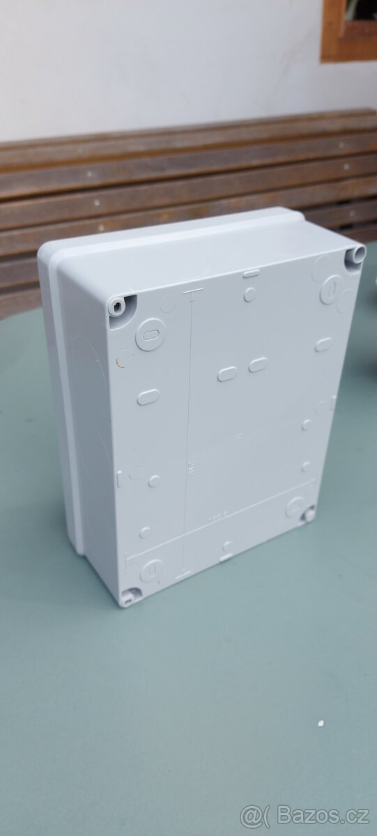 JIŠTĚNÝ STAVEBNÍ ROZVADĚČ - 3