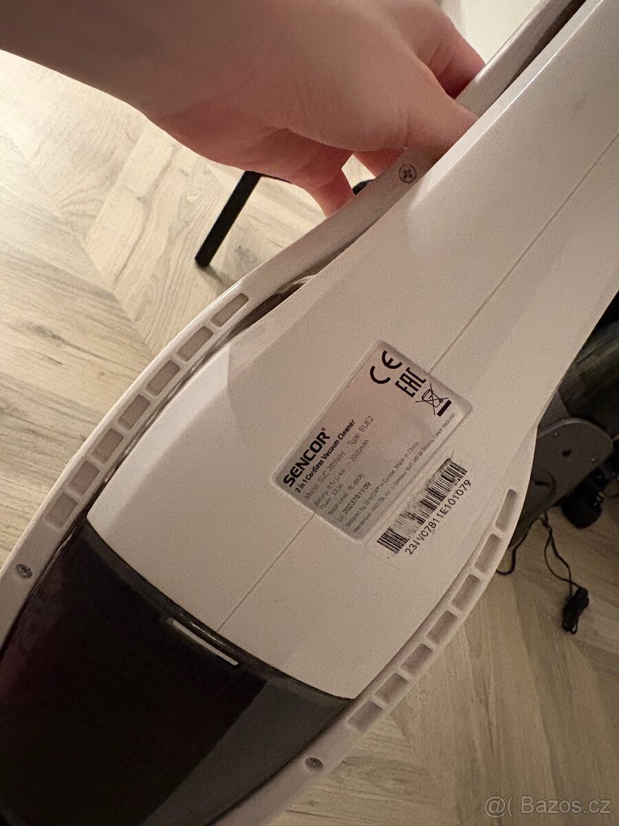 tyčový vysavač Sencor - 3