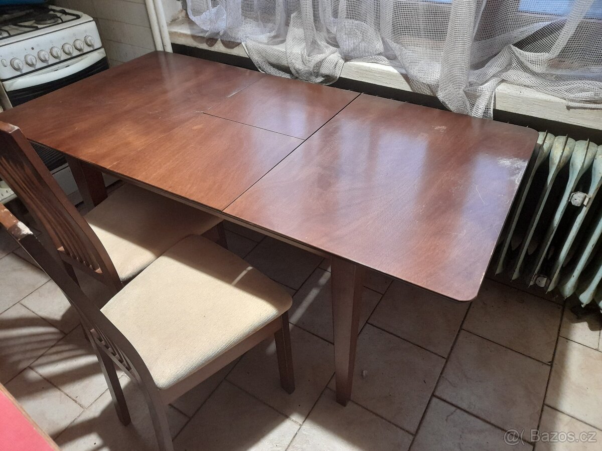 Stůl a židle - 3