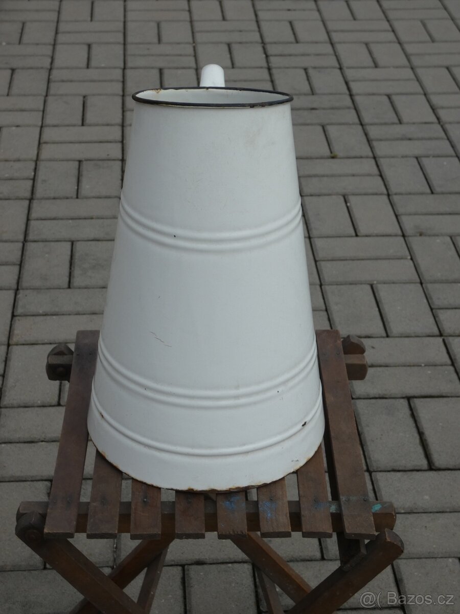Smaltovaná konev - 3